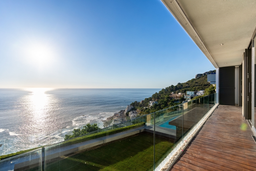 To Let 6 Bedroom Property for Rent in Clifton Western Cape